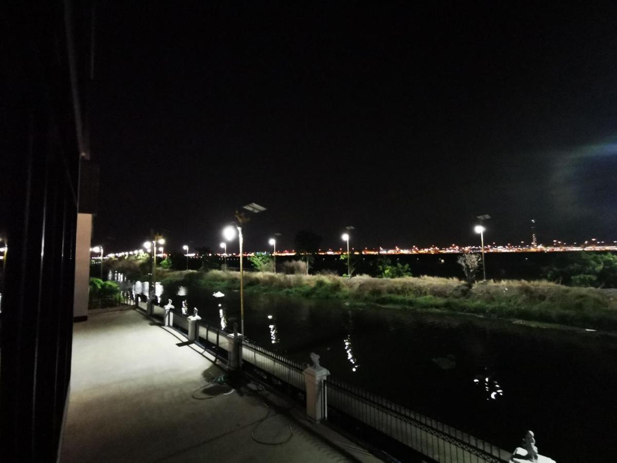 Skyline Resort Ban Khlong Lat Bua Khao Buitenkant foto