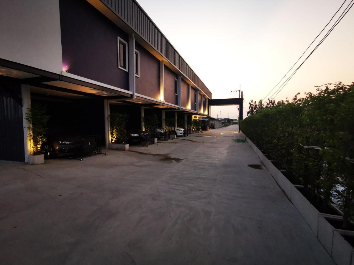Skyline Resort Ban Khlong Lat Bua Khao Buitenkant foto