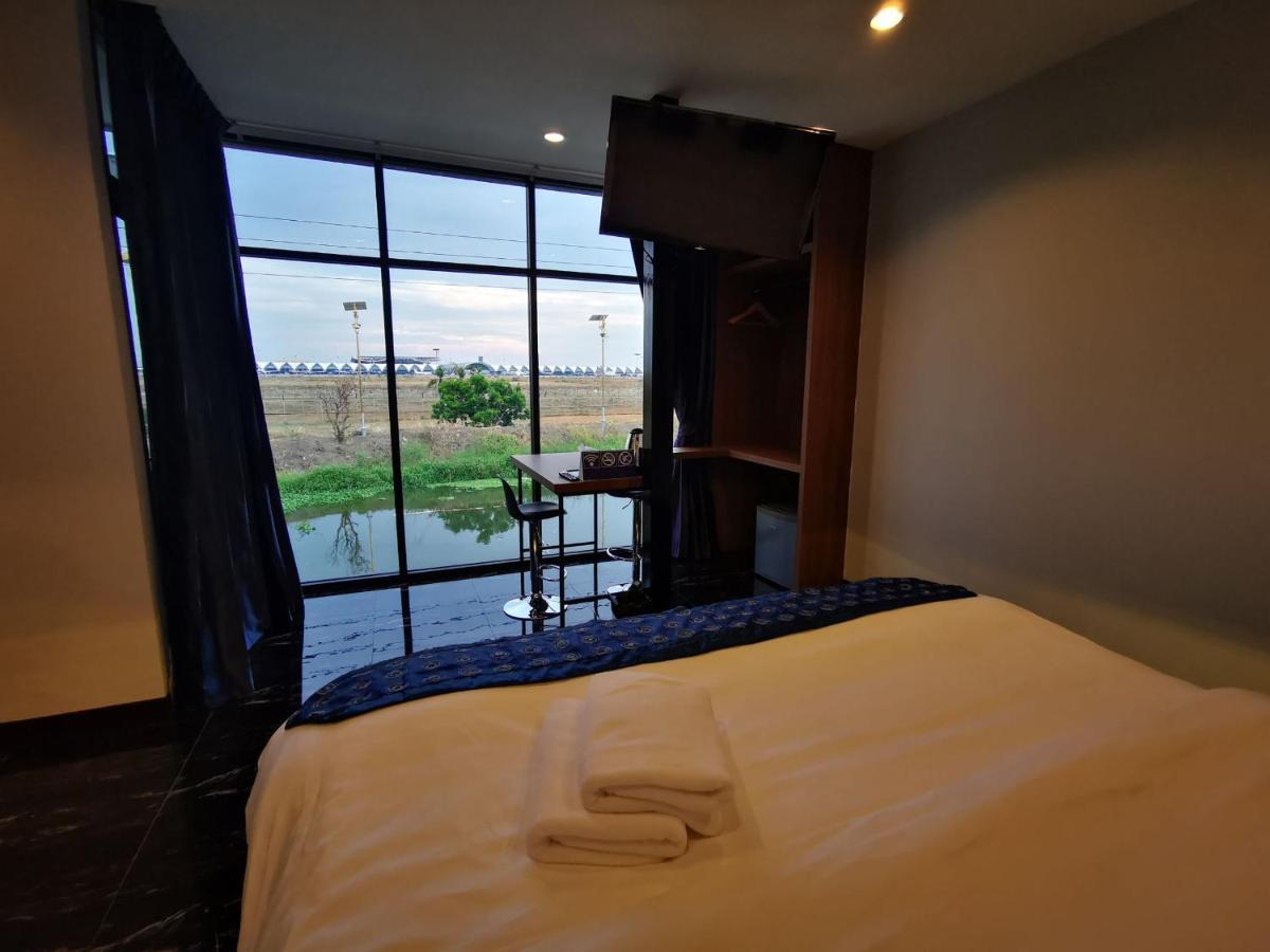Skyline Resort Ban Khlong Lat Bua Khao Buitenkant foto