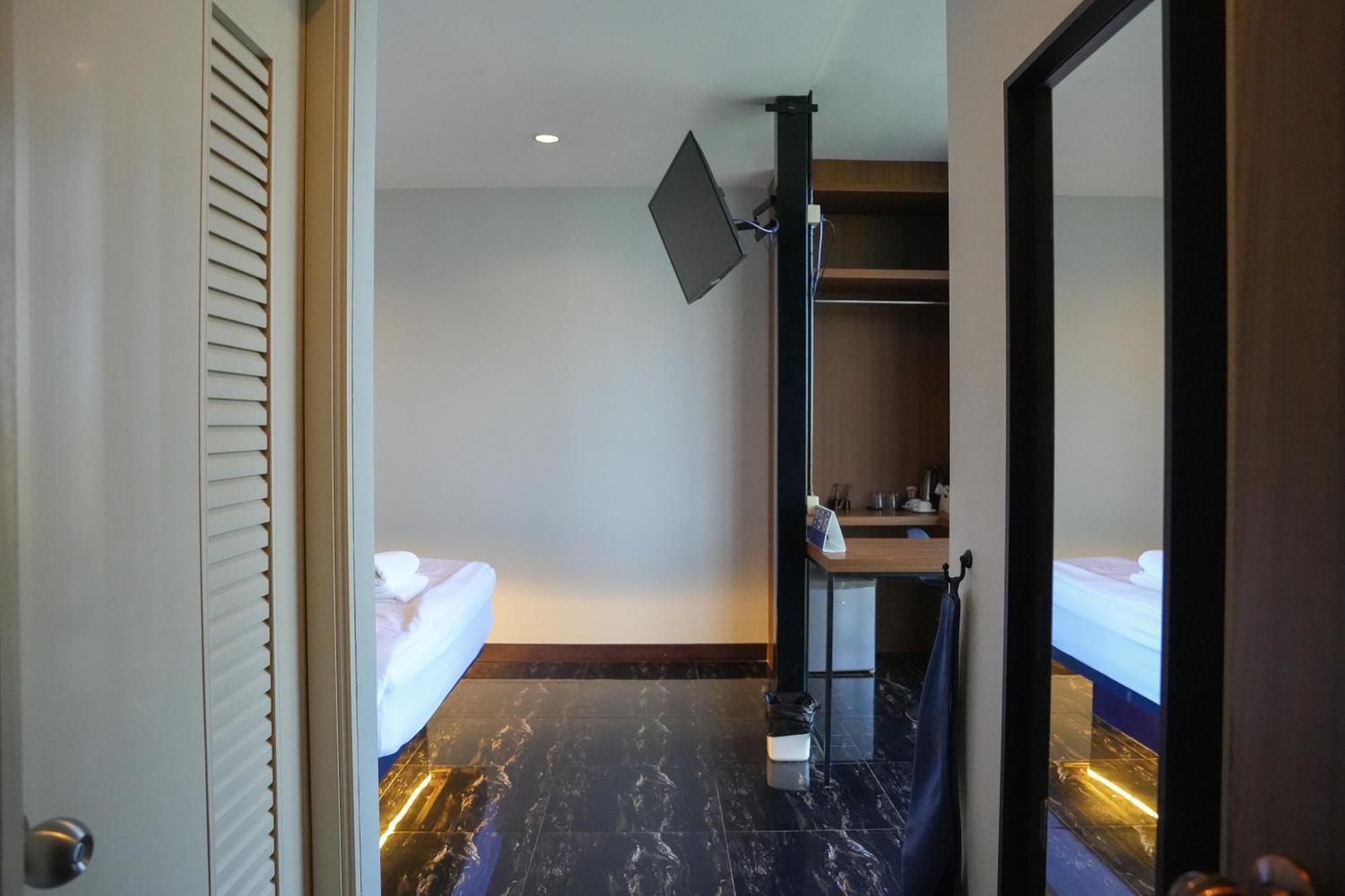 Skyline Resort Ban Khlong Lat Bua Khao Buitenkant foto