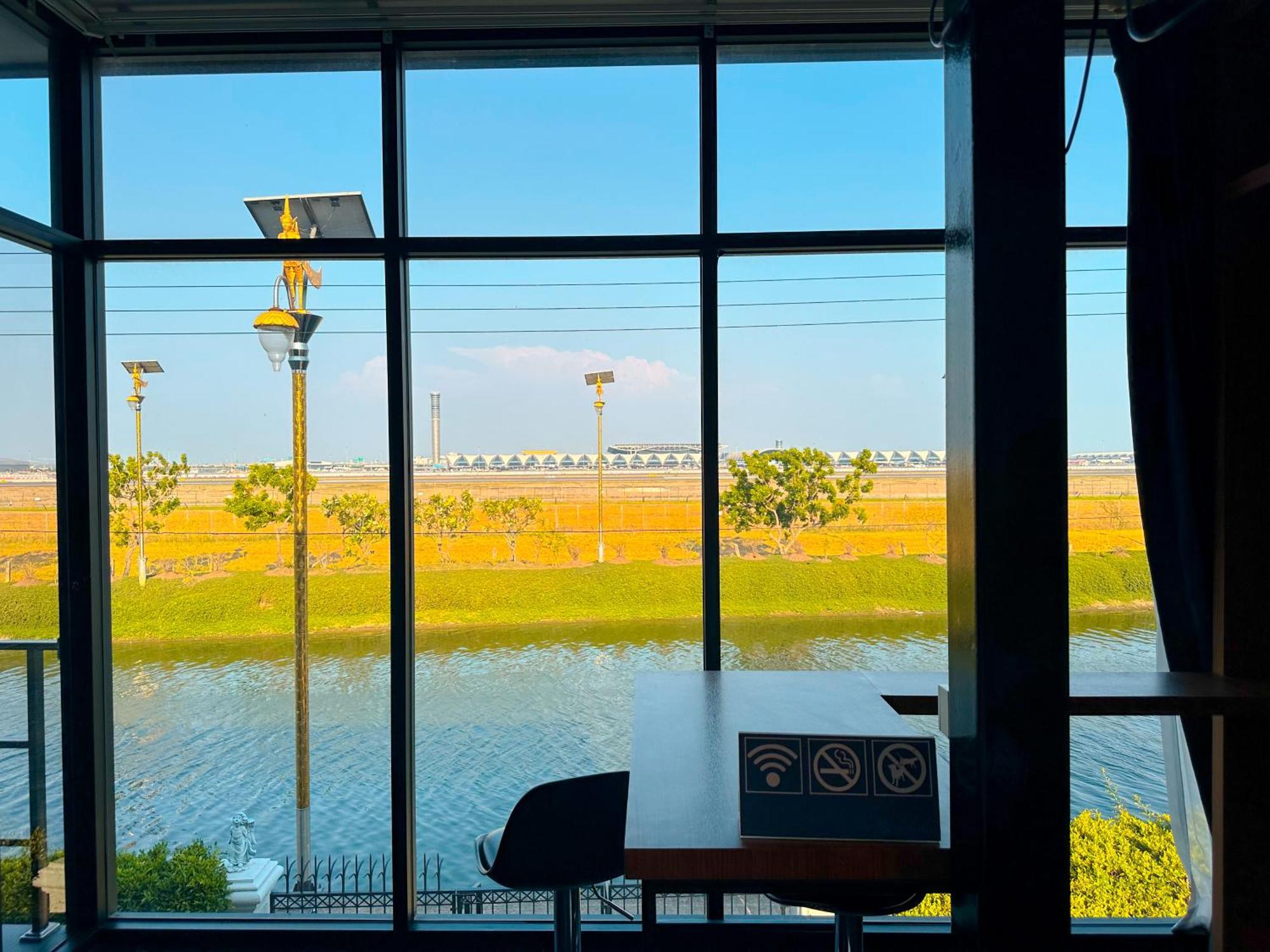 Skyline Resort Ban Khlong Lat Bua Khao Buitenkant foto