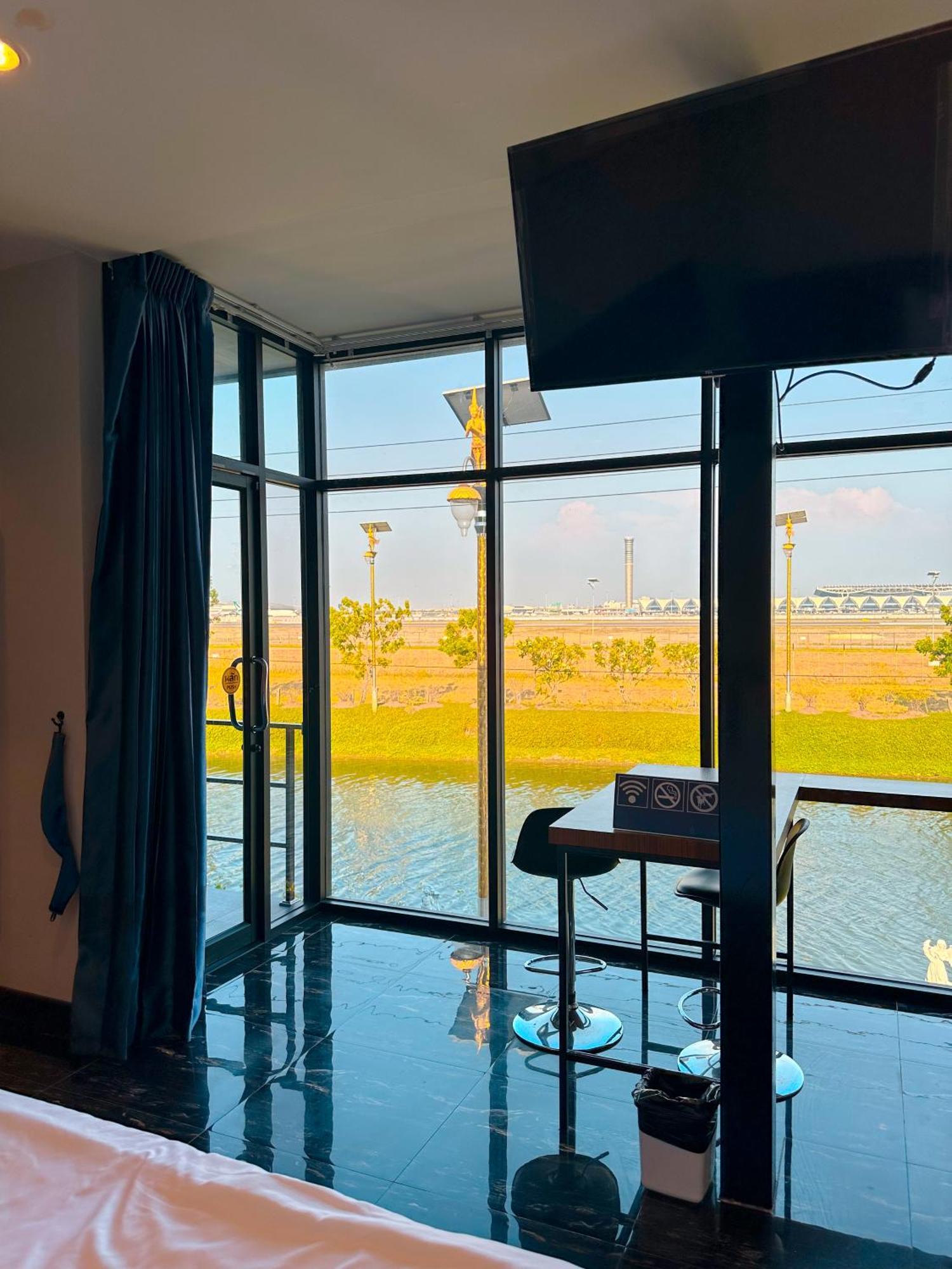 Skyline Resort Ban Khlong Lat Bua Khao Buitenkant foto