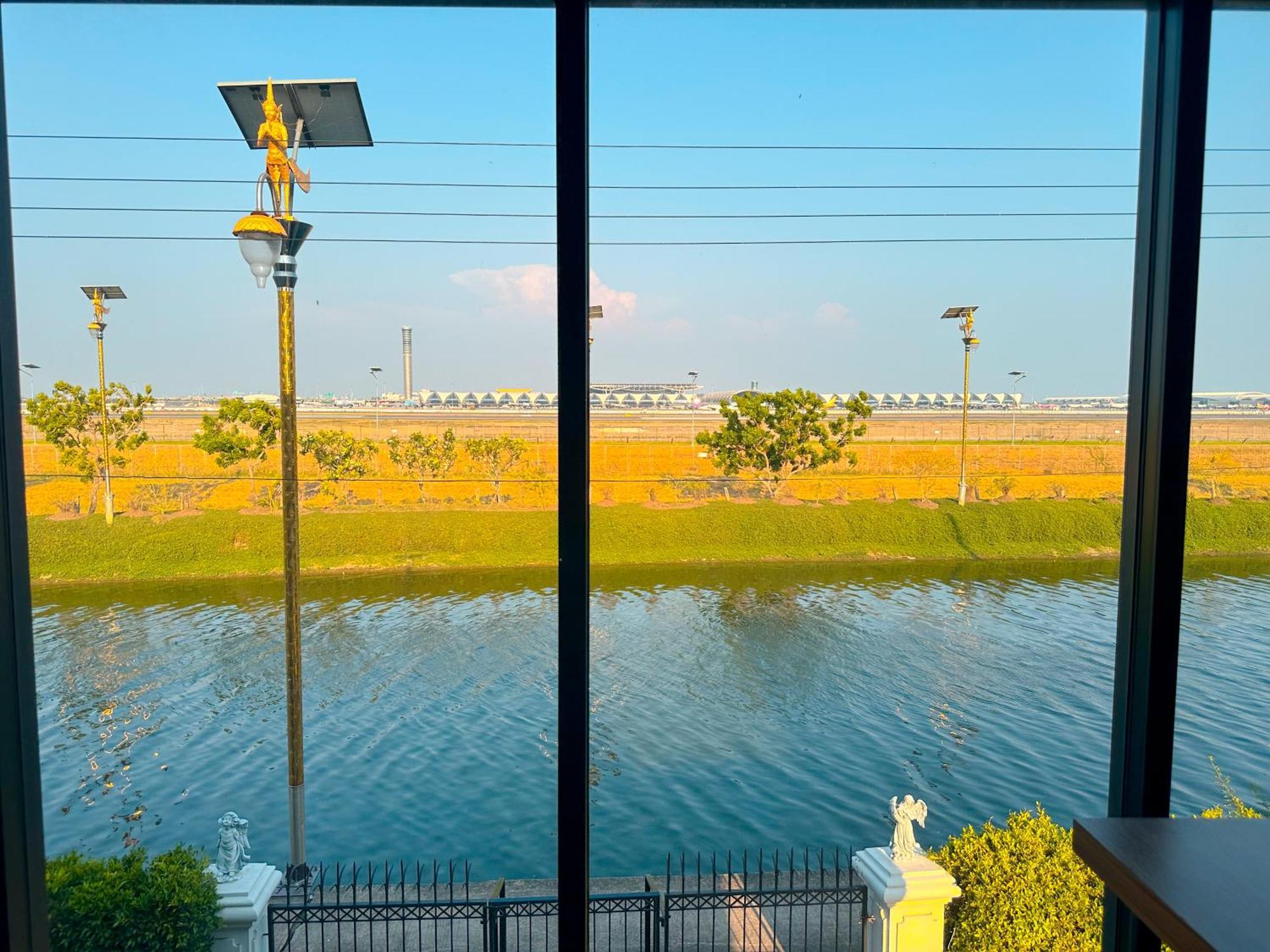 Skyline Resort Ban Khlong Lat Bua Khao Buitenkant foto